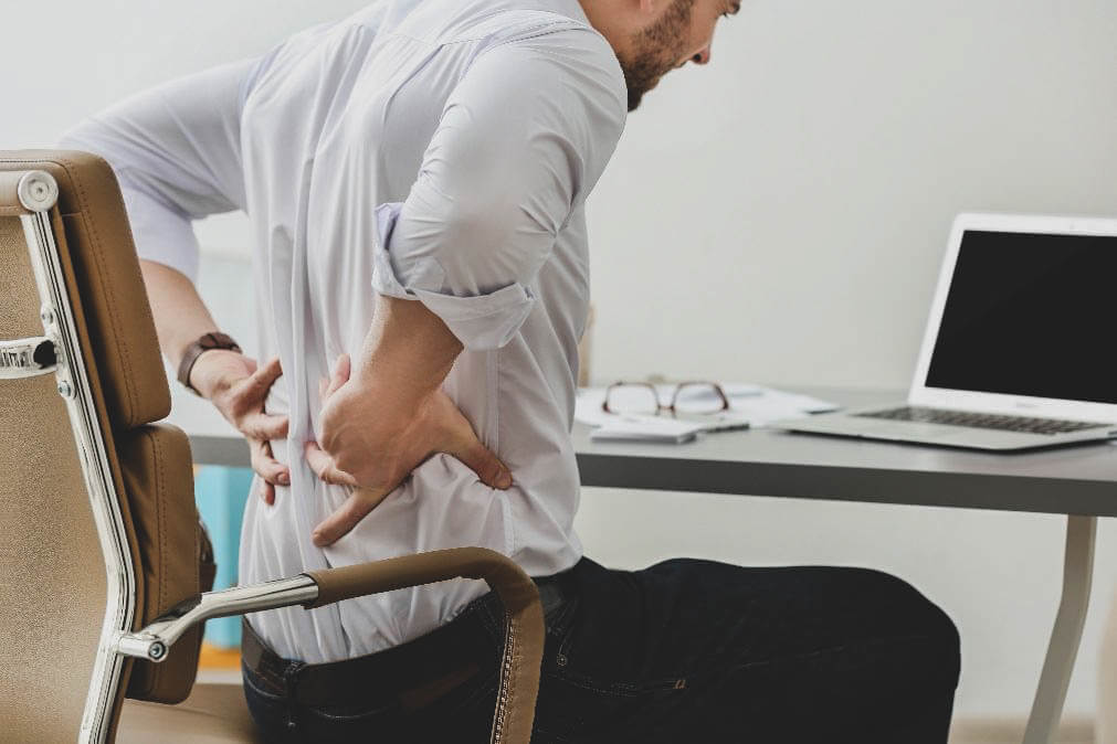 Passa muito tempo sentado? É isto que acontece ao seu corpo