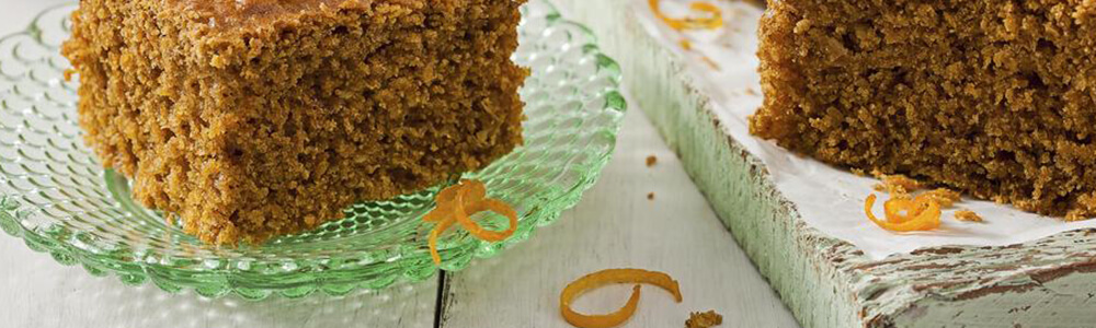 Bolo de cenoura e laranja com aveia