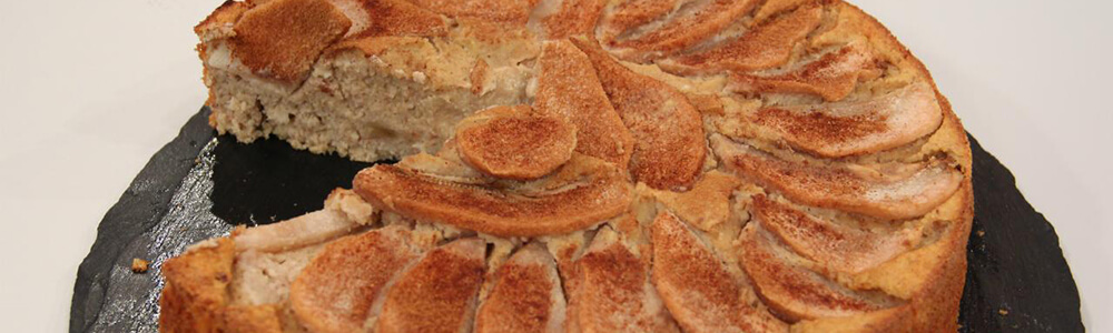 Bolo de pera, aveia e canela